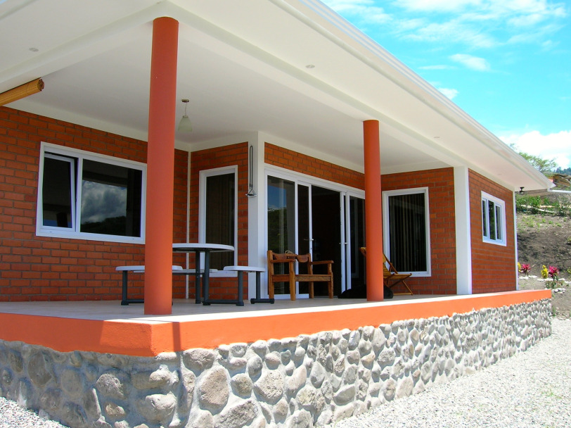 House for sale in Yunguilla Valley Live the Life