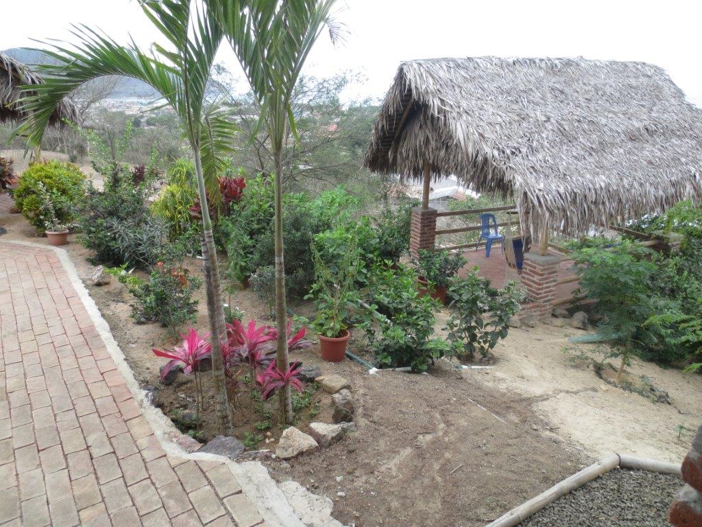 Large house with view of Puerto Lopez bay Live the Life